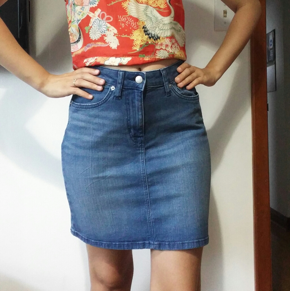 ⚡️SALE⚡️NWOT Calvin Klein Medium Wash Denim Mini Skirt